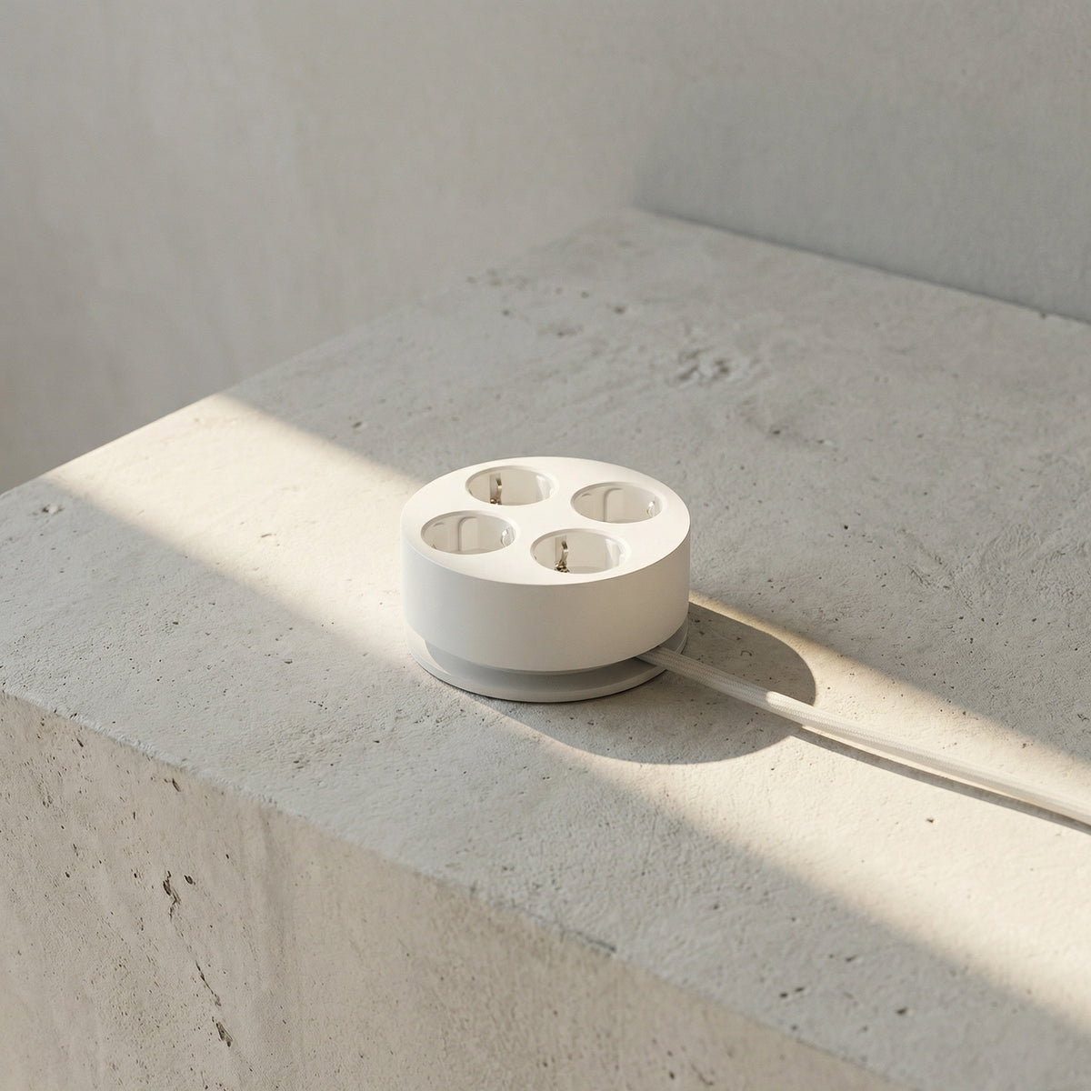 Power Strip Circular C2 – 4 Sockets Round, Ø 12.4 cm | Cords