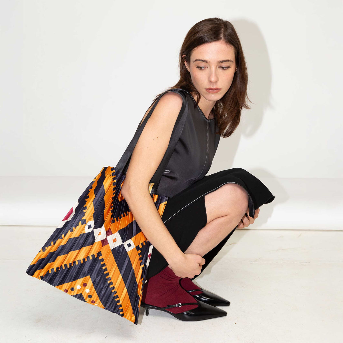 Tote Bag Alghero – Plissee-Satin · 40 × 48 cm | Multitudes