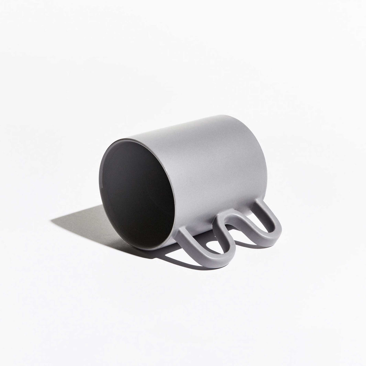 ANNIKA | grauer FORMEN BECHER | Ian Anderson | Aandersson