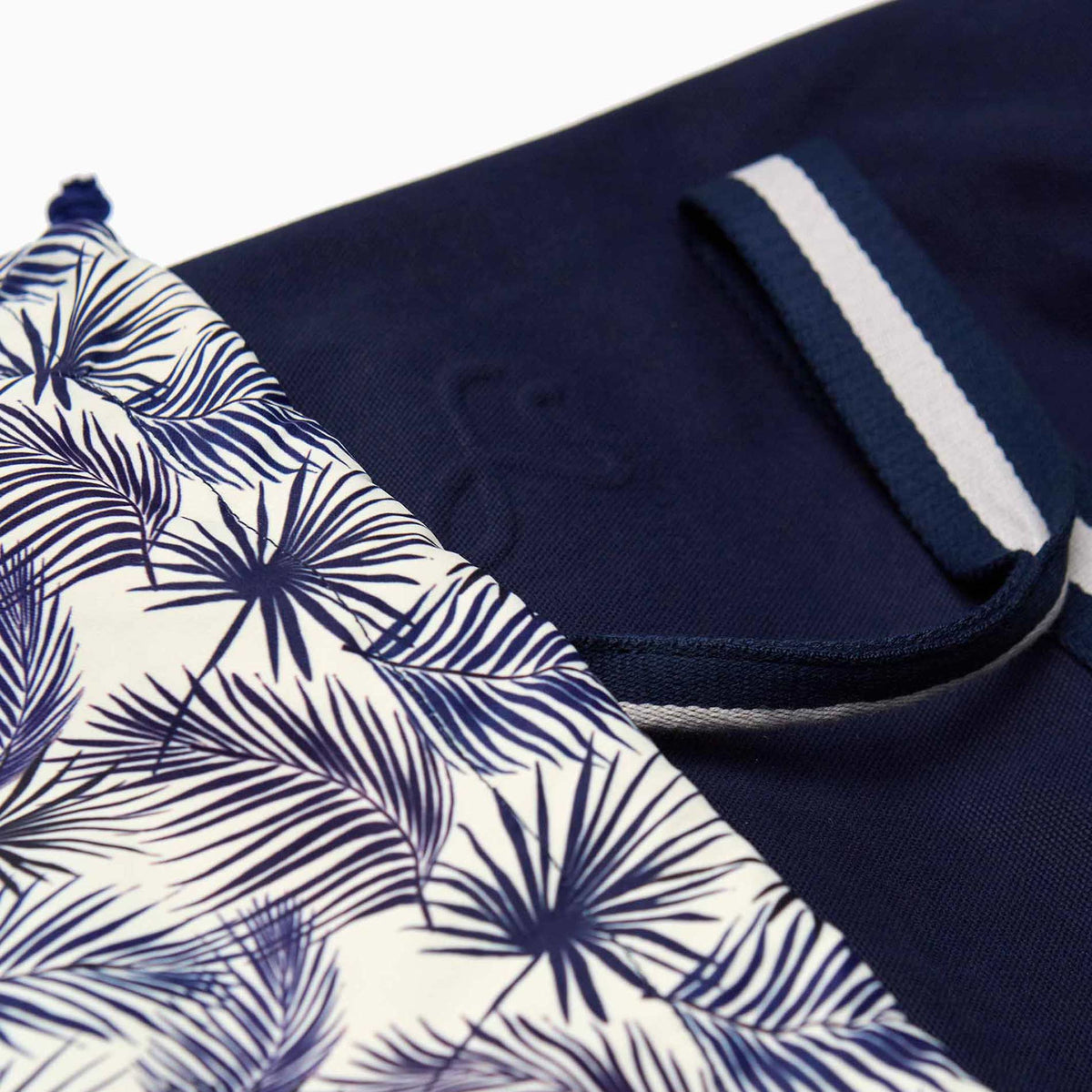 BODHI NOMAD - Navyblauer Weekender Medium - Reise-Tasche aus recyceltem Segeltuchstoff | farans