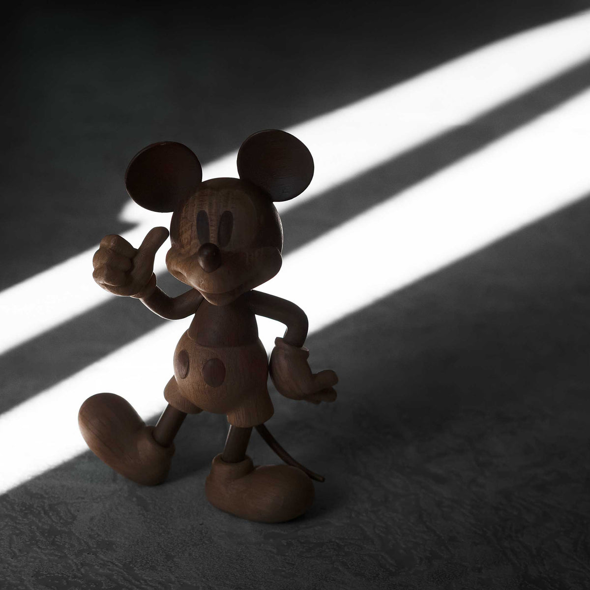 Holzfigur Mickey Mouse Klein – Eiche · 15,5 cm | boyhood × Disney