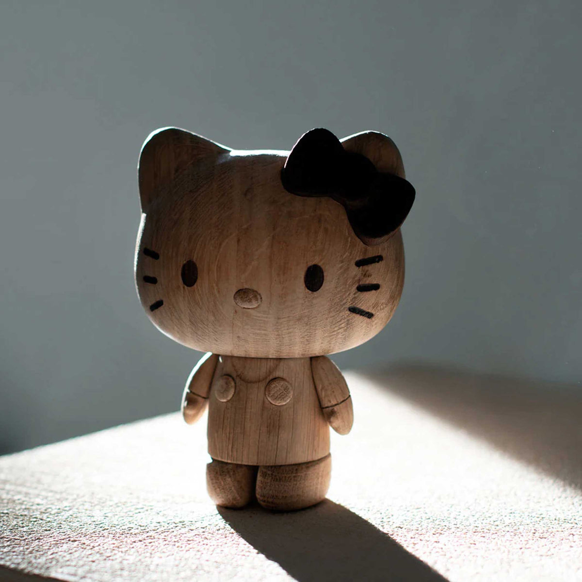 Holzfigur Hello Kitty Mini – Eiche · 10 cm | boyhood × Hello Kitty
