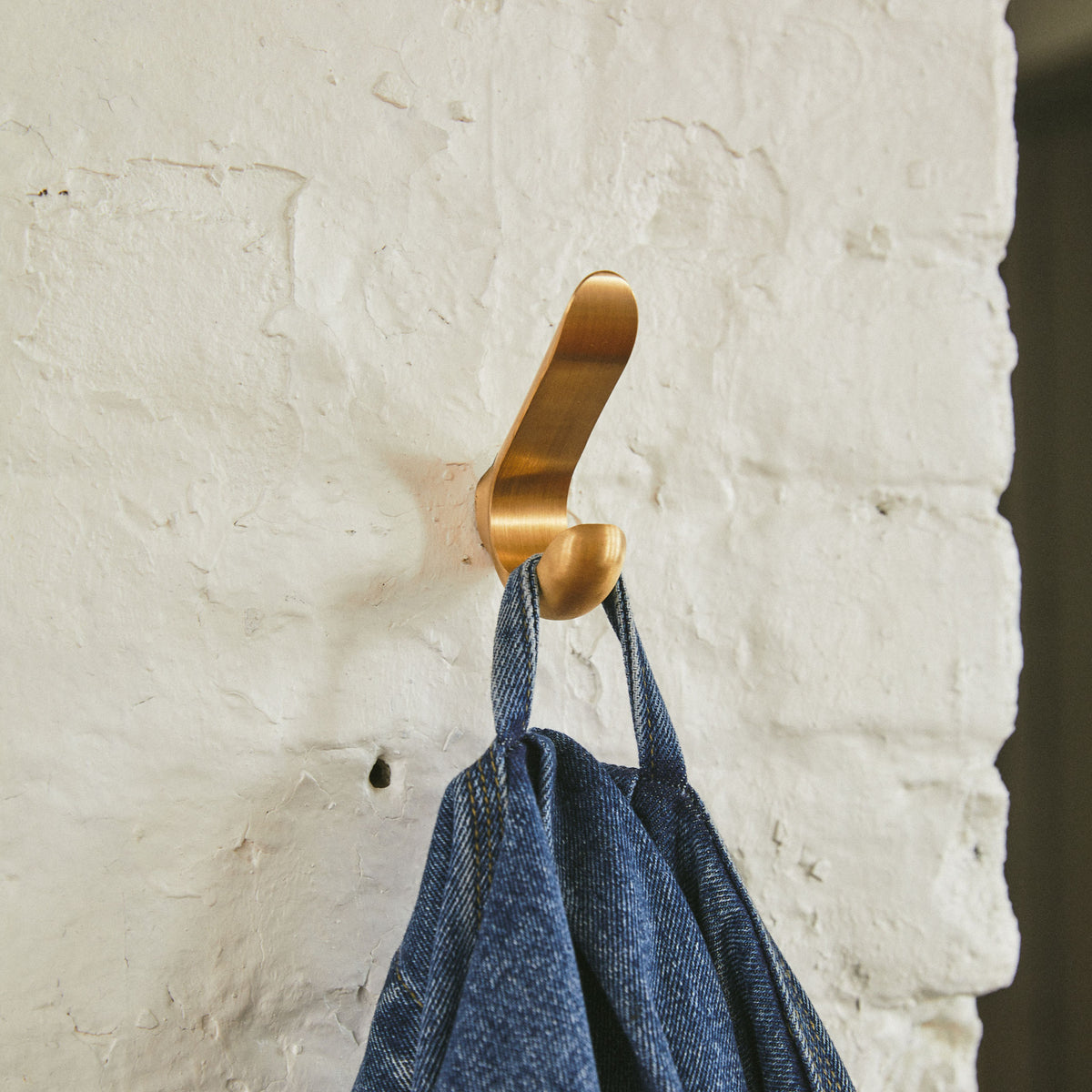 Wall Hook Hitch – Brass · Double | Craighill