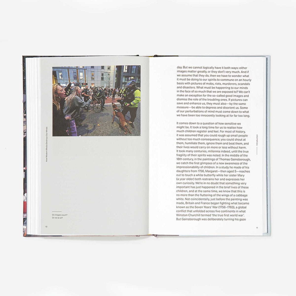COMMENT LES MÉDIAS MODERNES DÉTRUISENT NOS ESPRITS | LIVRE | Édition anglaise | The School of Life