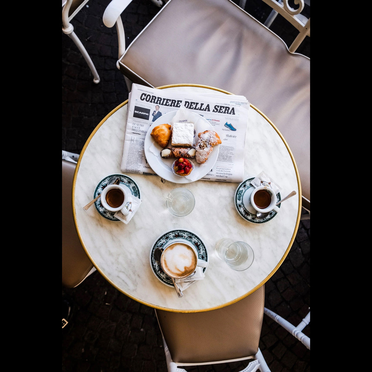 Buch "In 80 Kaffees um die Welt" – Hardcover | Gestalten