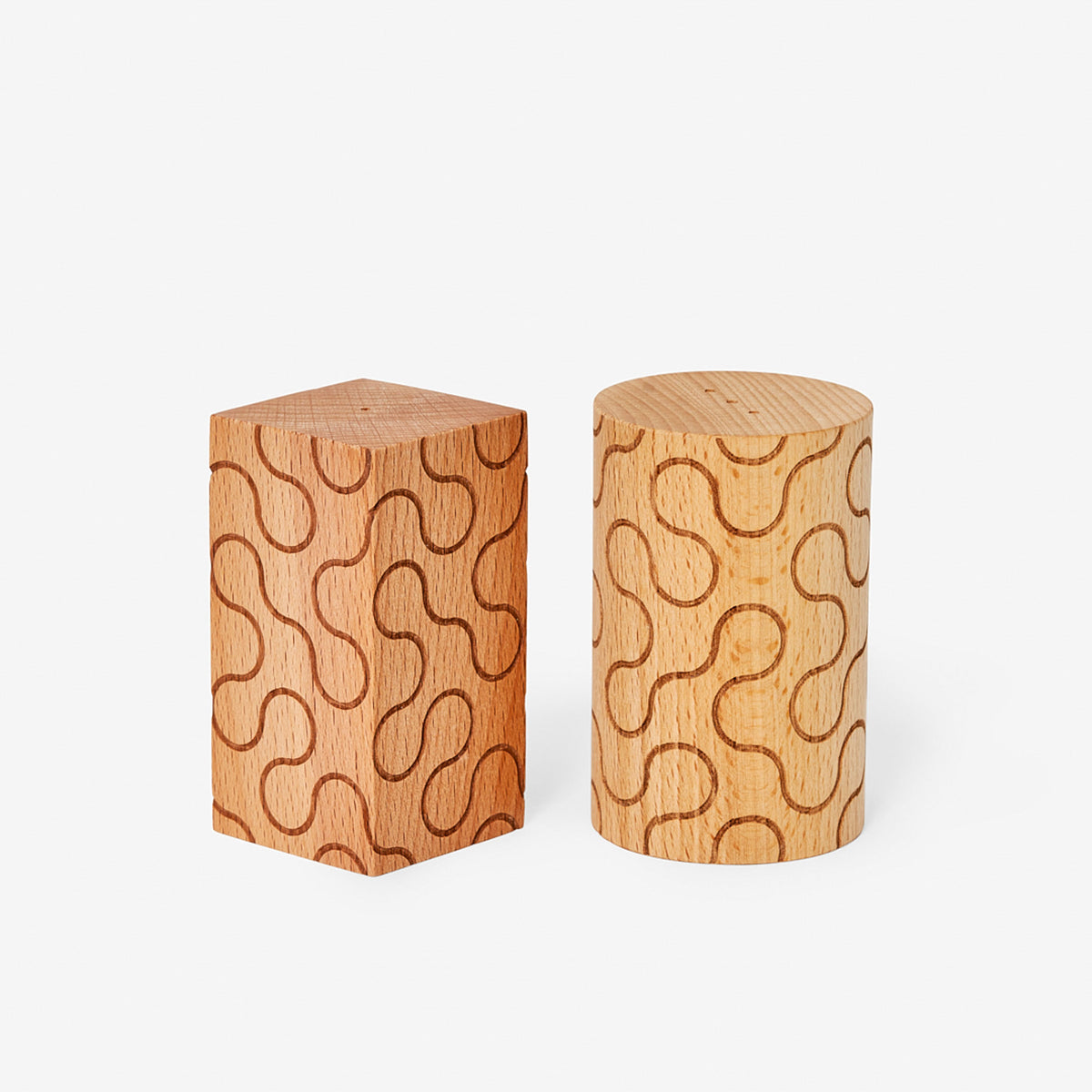PATTERN SHAKERS | SALZ- & PFEFFERSTREUER aus Holz | Dusen Dusen | Areaware