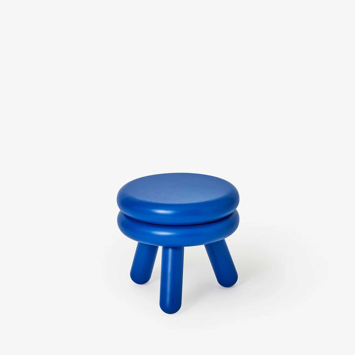 PLUMA STOOL SHORT Blau | Kleiner Holz-HOCKER | Steven Bukowski | Areaware