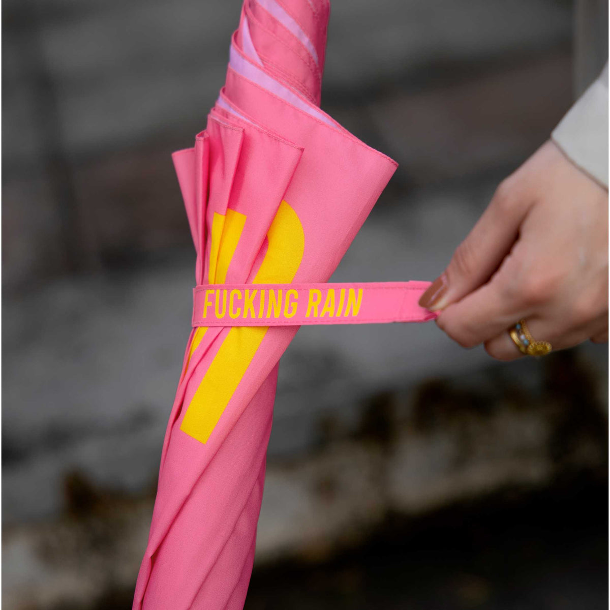 Umbrella "Fucking Rain" – Pink · Statement · Ø 106 cm | Fisura