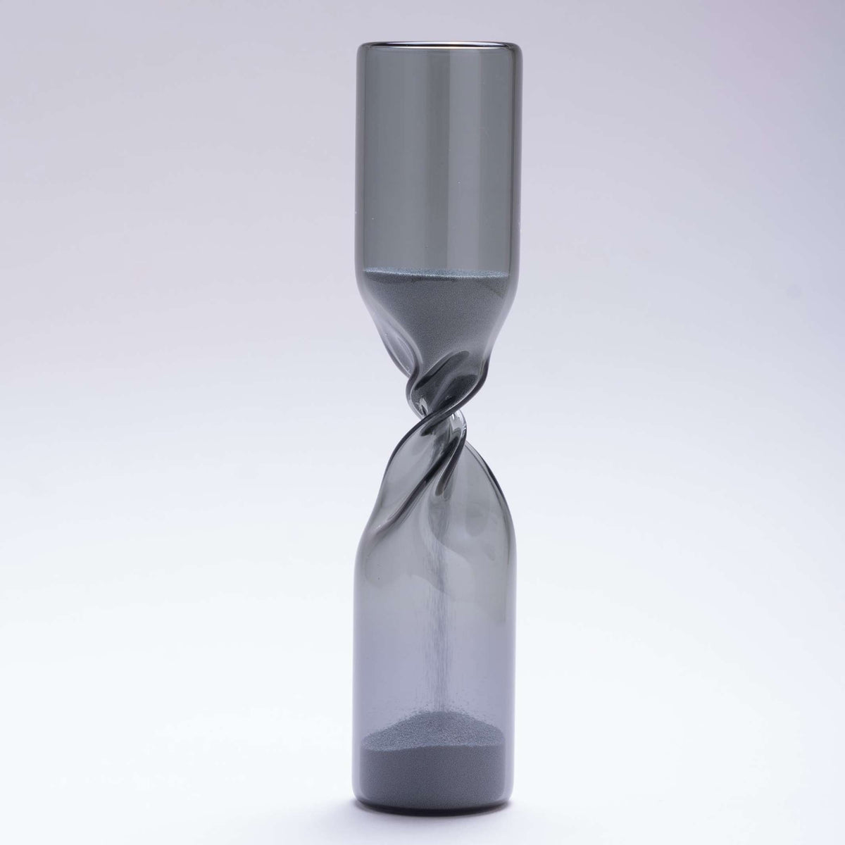 TIMELESS - meditative hourglass without timekeeping - mouth-blown gray glass - Studio Cohaku | 100percent