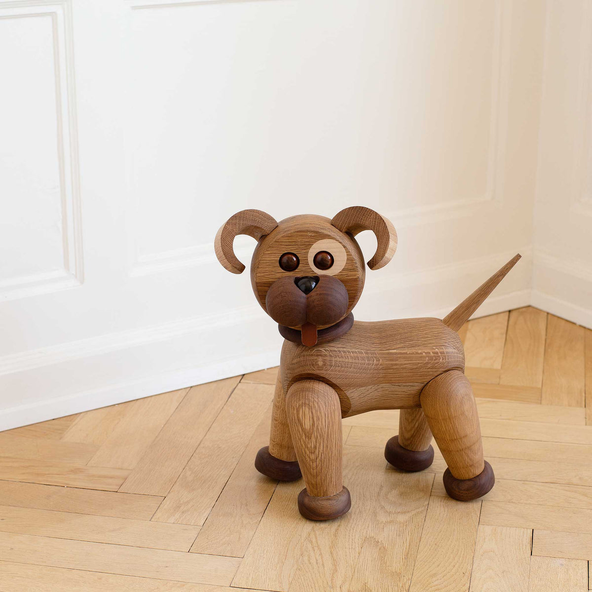 Holzhund Big Happy Groß – Eiche · 38 cm | Spring Copenhagen