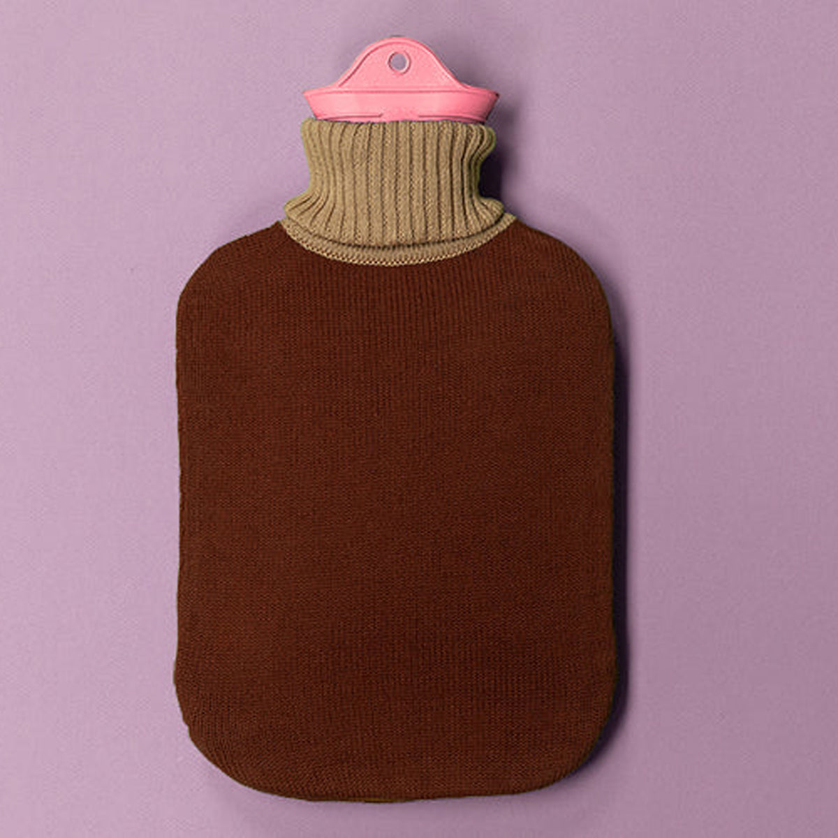 WÄRMFLASCHE mit Rollkragenpulli | Suite702