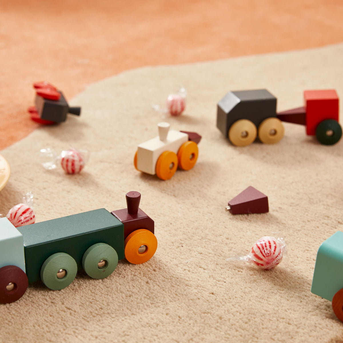 HOVERS TRAINS | Holz-SPIELZEUG-ZÜGE | Floris Hovers | Areaware