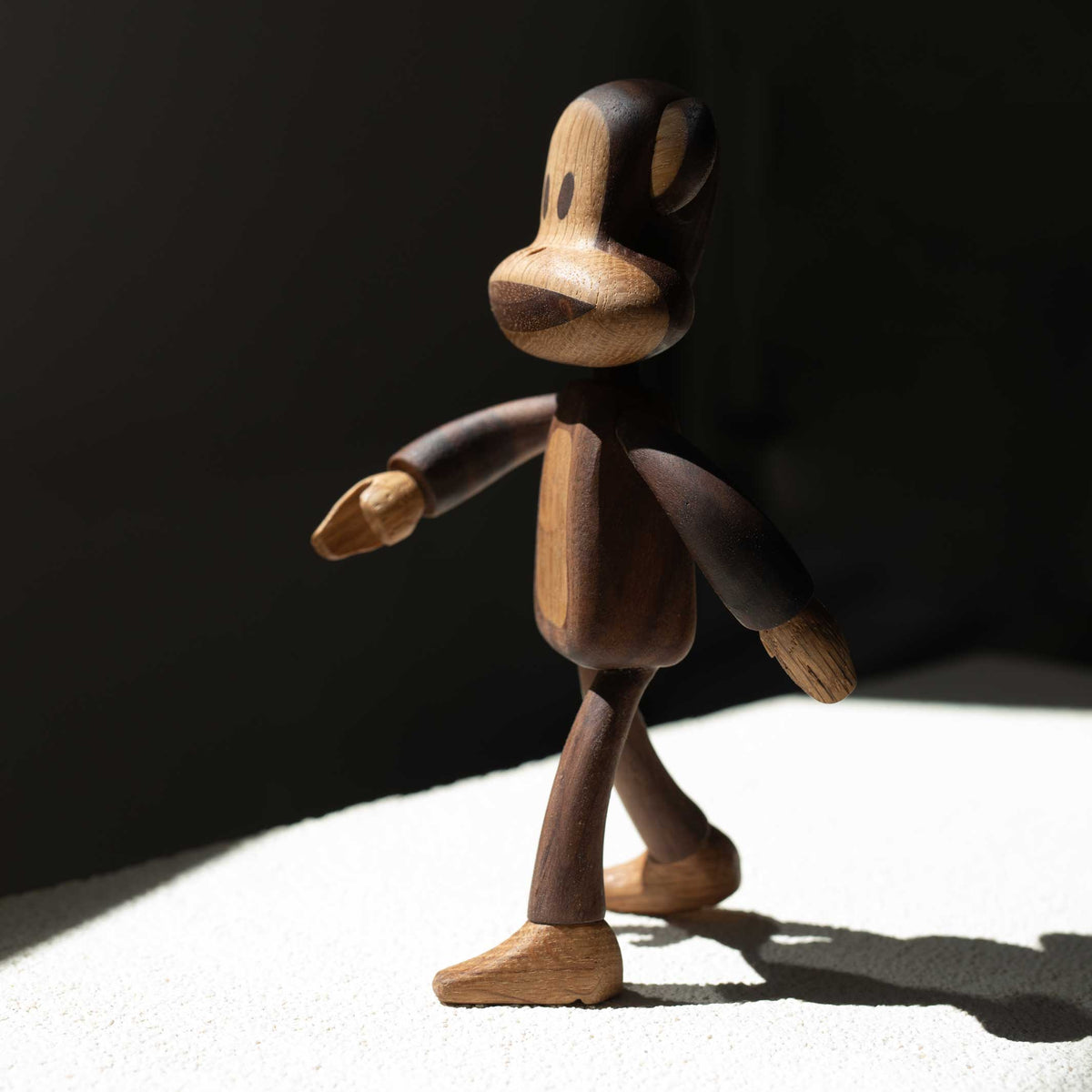 JULIUS le SINGE | FIGURINE EN BOIS | Noyer et chêne | enfance x Paul Frank