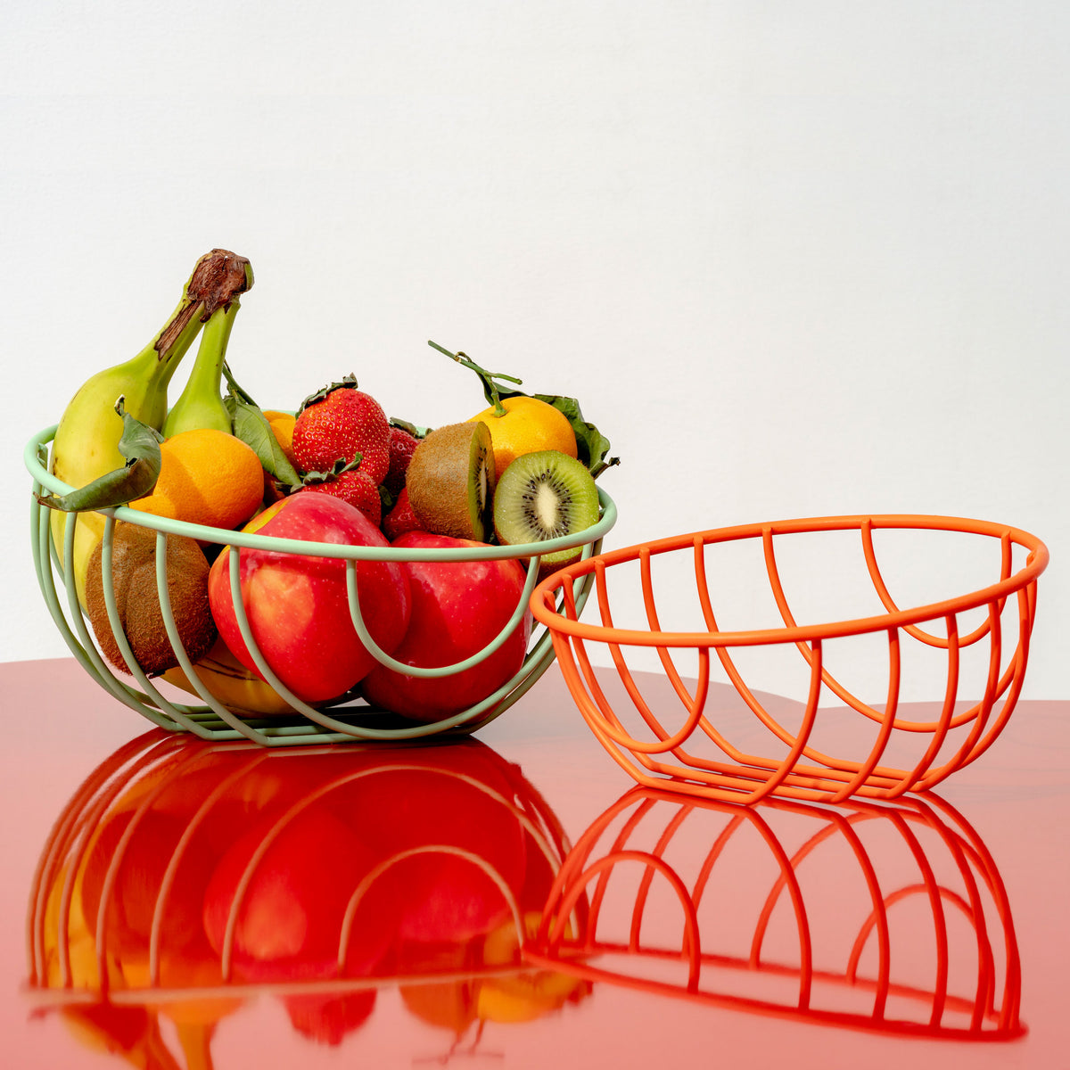 OUTLINE BASKET | Draht-OBSTKORB | Henry Julier | Areaware