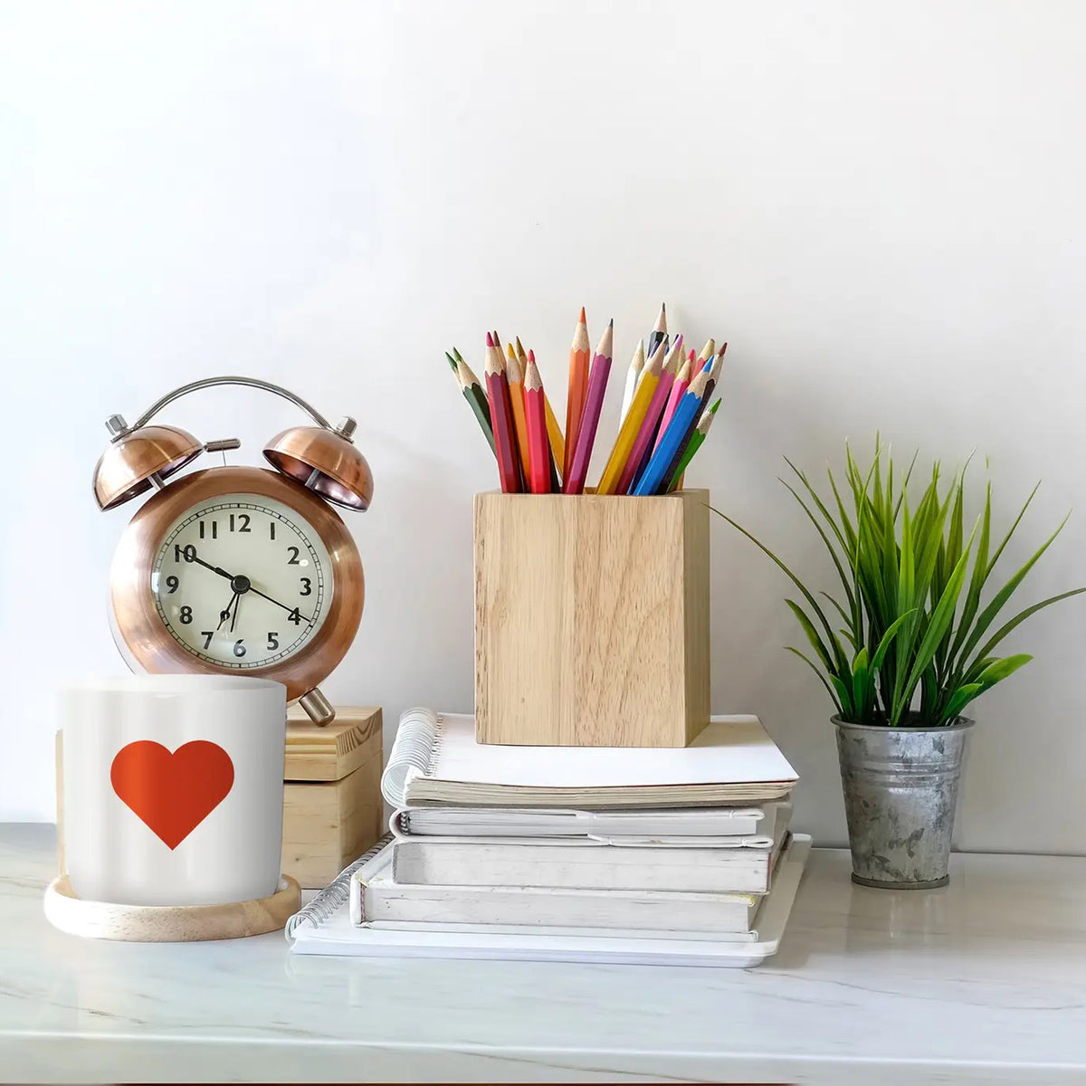 RED HEART - weisser Kaffee- & Tee-Becher mit rotem HERZ - 250 ml - Letters & Glyphs Serie | PLTY