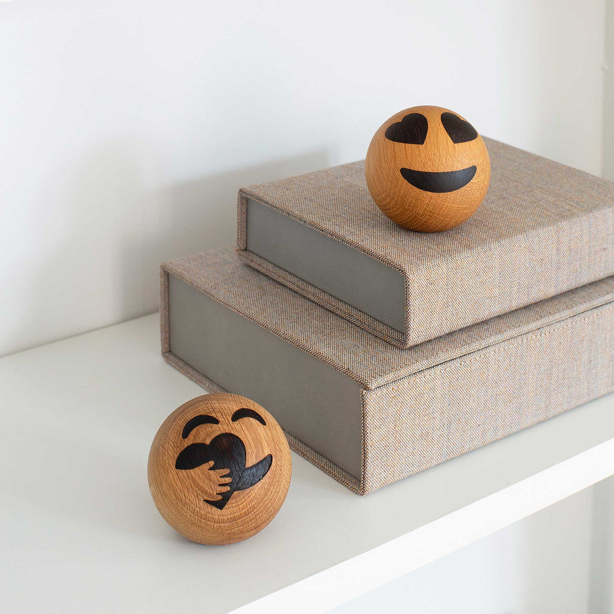 SPRING EMOTIONS | Kümmerer | Holz EMOTICONS | mencke&vagnby | Spring Copenhagen - Charles & Marie