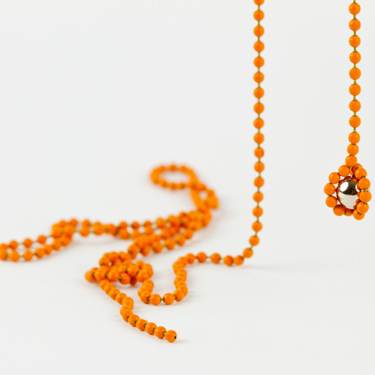 UNO - Interaktiver Magnetschmuck - einfarbige Kette | Luis Pons | UNO Magnetic